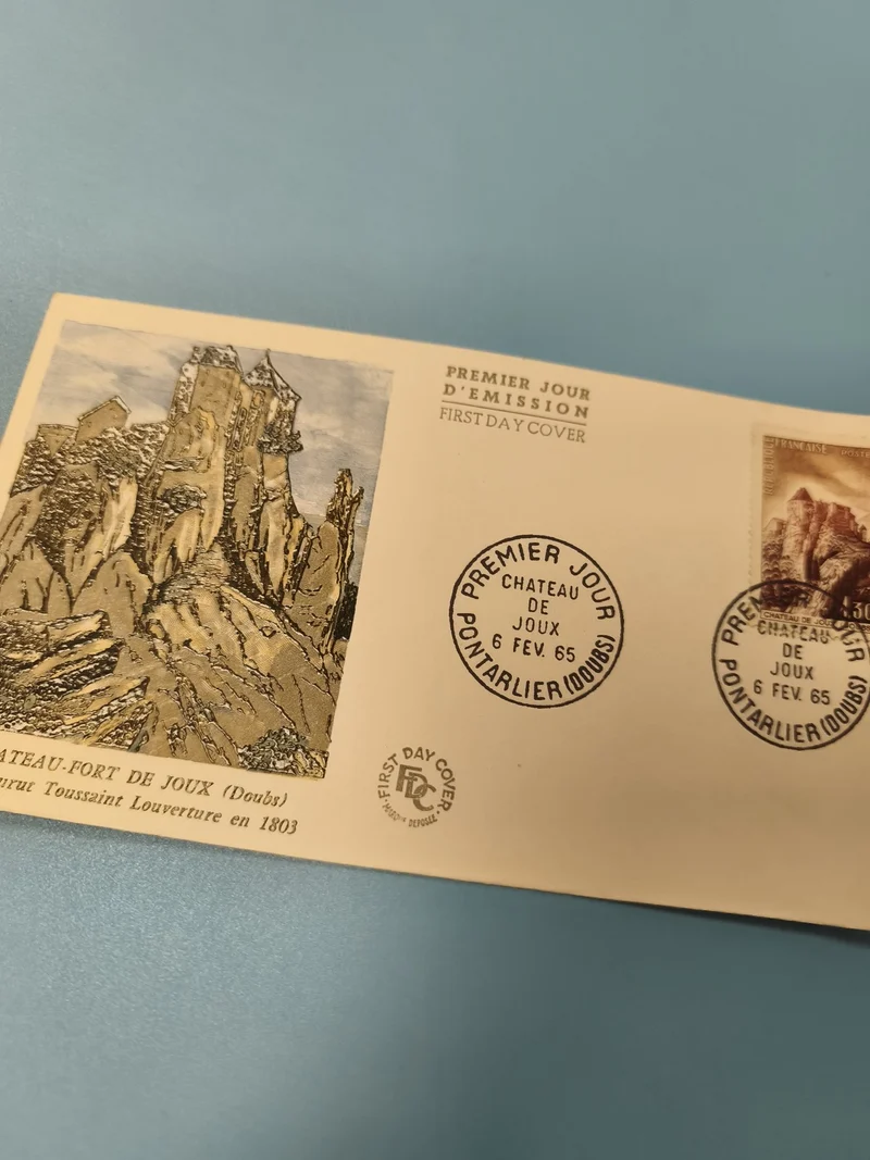 Enveloppe FDC Premier Jour Château de Joux 1965 avec timbre et cachet visible