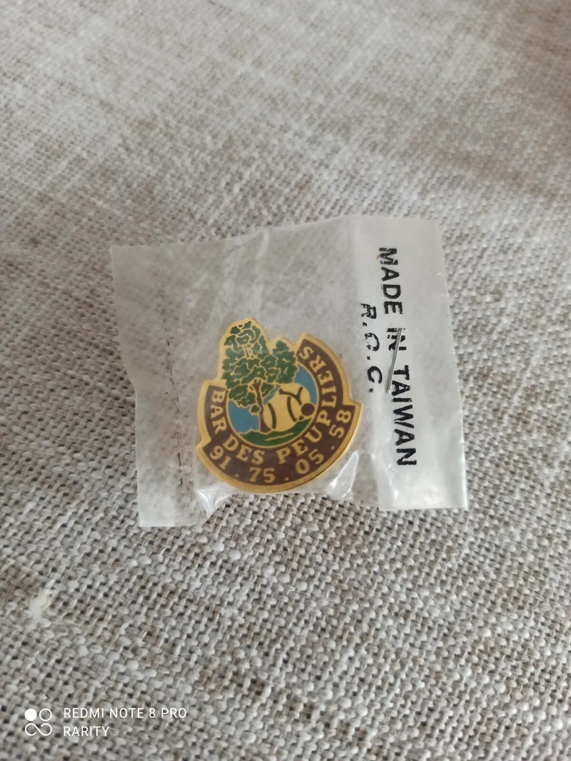 Pin's vintage Bar des Peupliers émaillé vert doré années 90 rare