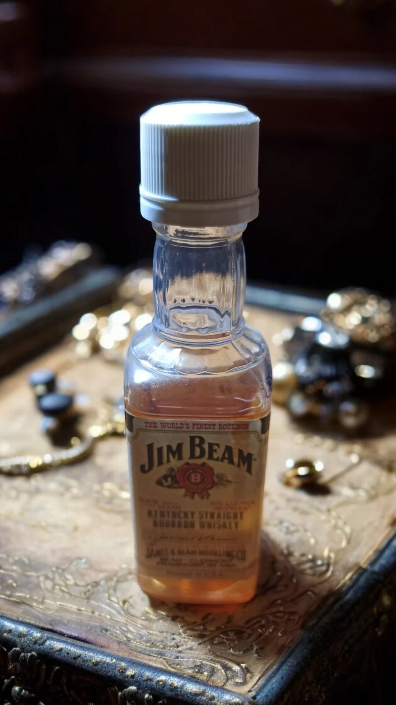 Whisky Jim Beam mignonnette vintage 1970s édition limitée, bouchon blanc