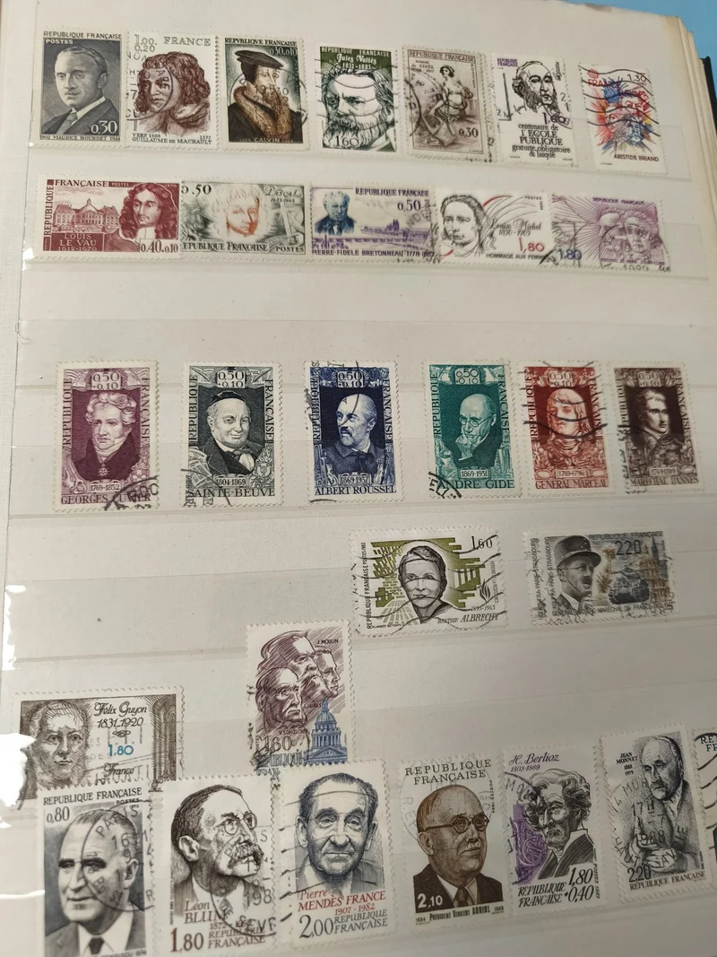 Lot anciens timbres oblitérés France portraits célèbres philatélie collection