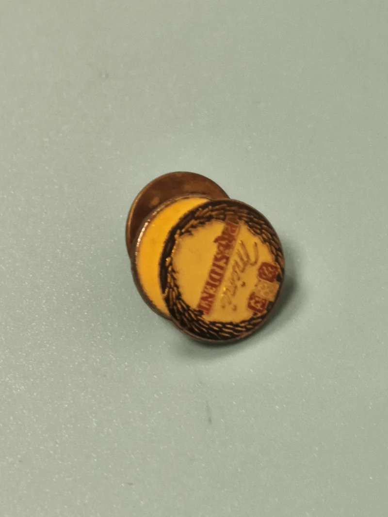 Vintage pin's Président Camembert jaune rond collection fromager ancien