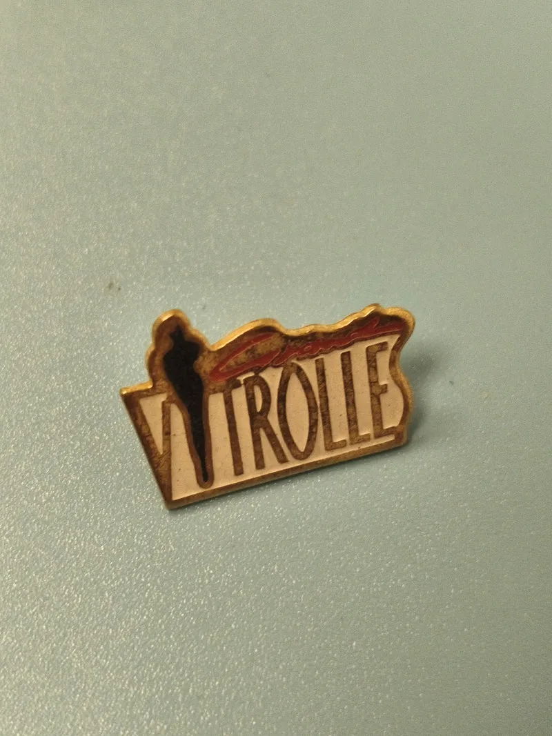 Vintage pin's Vitrolle silhouette noire et rouge, badge ancien collection