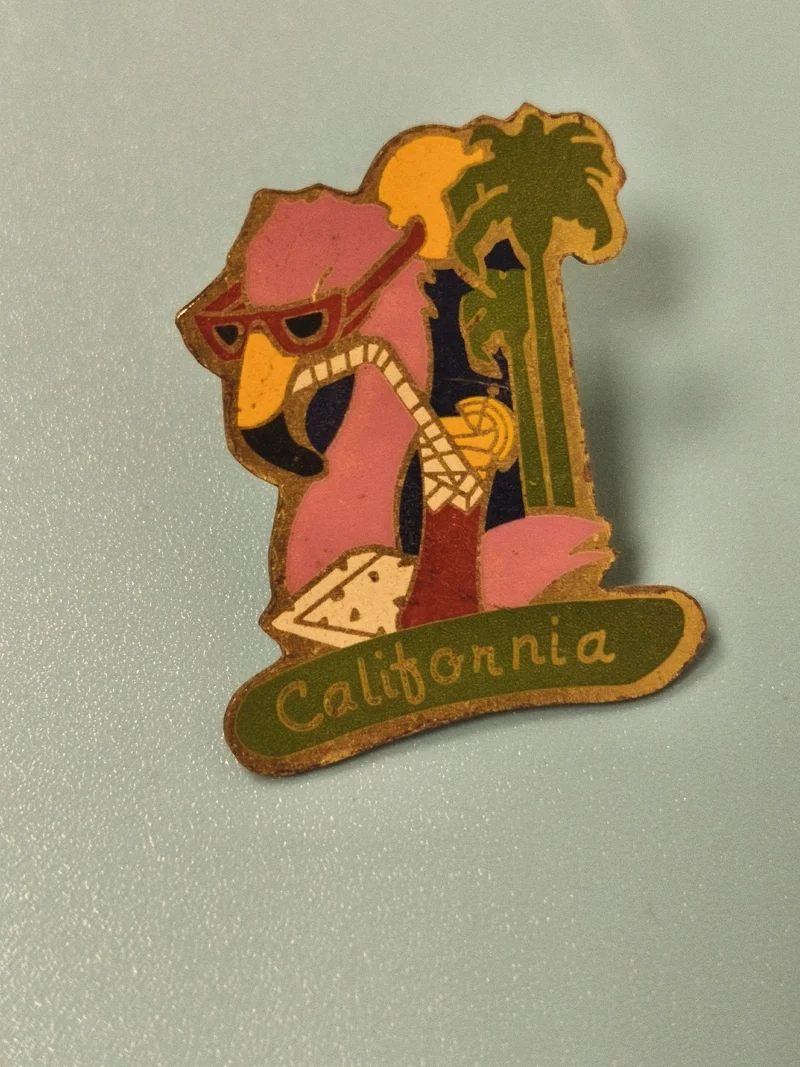 Pin's vintage California flamant rose palmier rétro années 80 style vacances