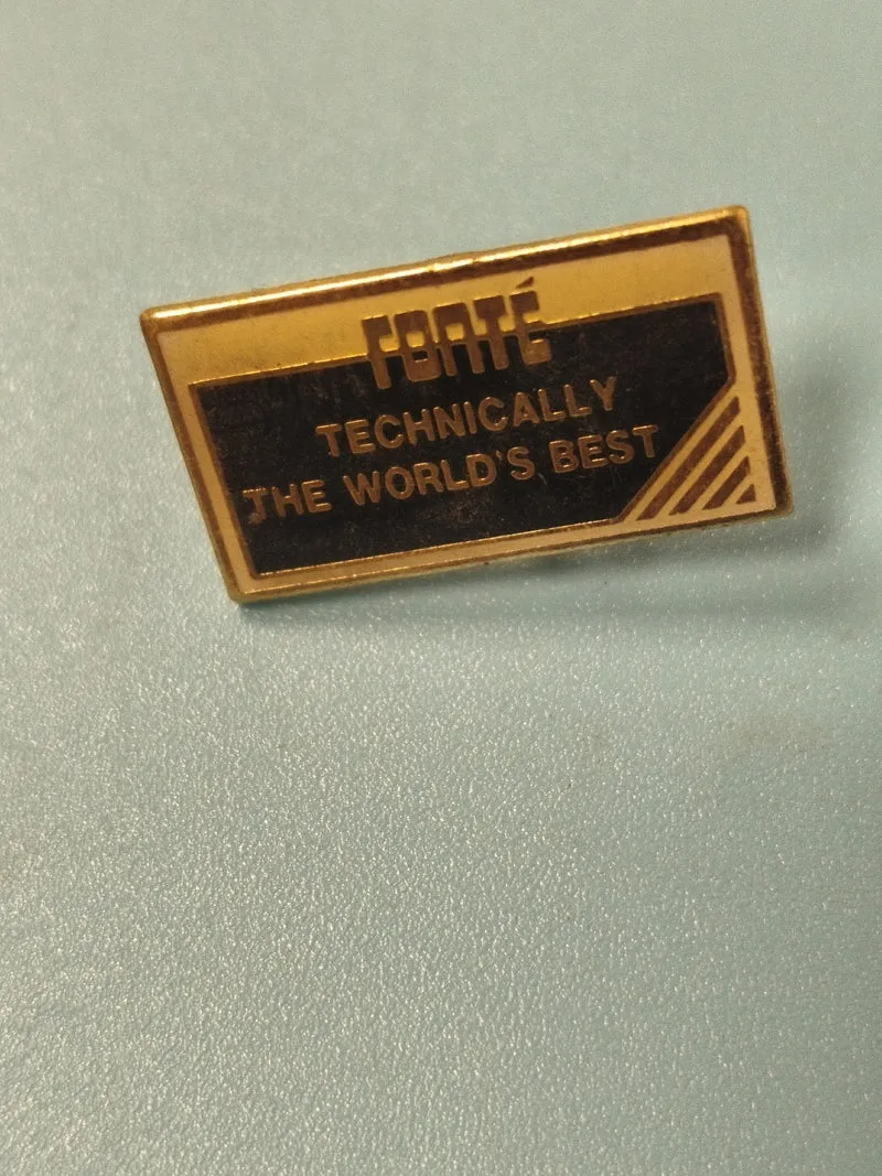 Vintage pin's rectangulaire FORTE, badge publicitaire, collection rétro (Ref 5)