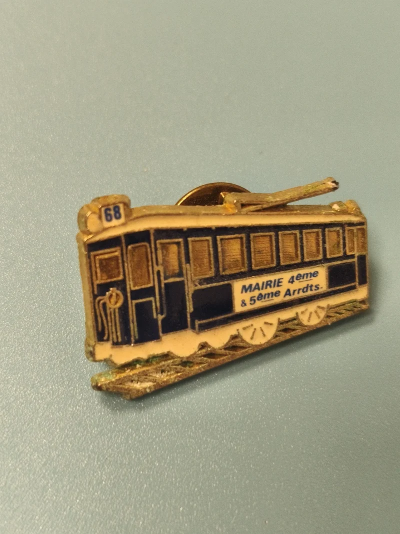 Pin's vintage tramway mairie Marseille 4e 5e arrondissements émaillé collection