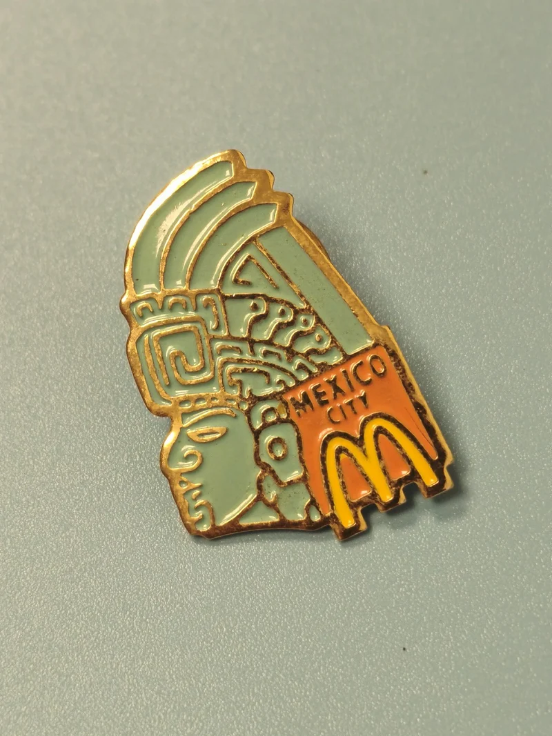 Vintage pin's McDonald's Mexico City ancien émaux, motif aztèque rare collection