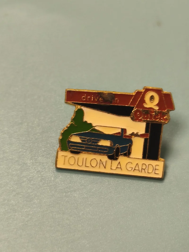 Pin's vintage Quick Toulon La Garde drive-in voiture collection fast-food