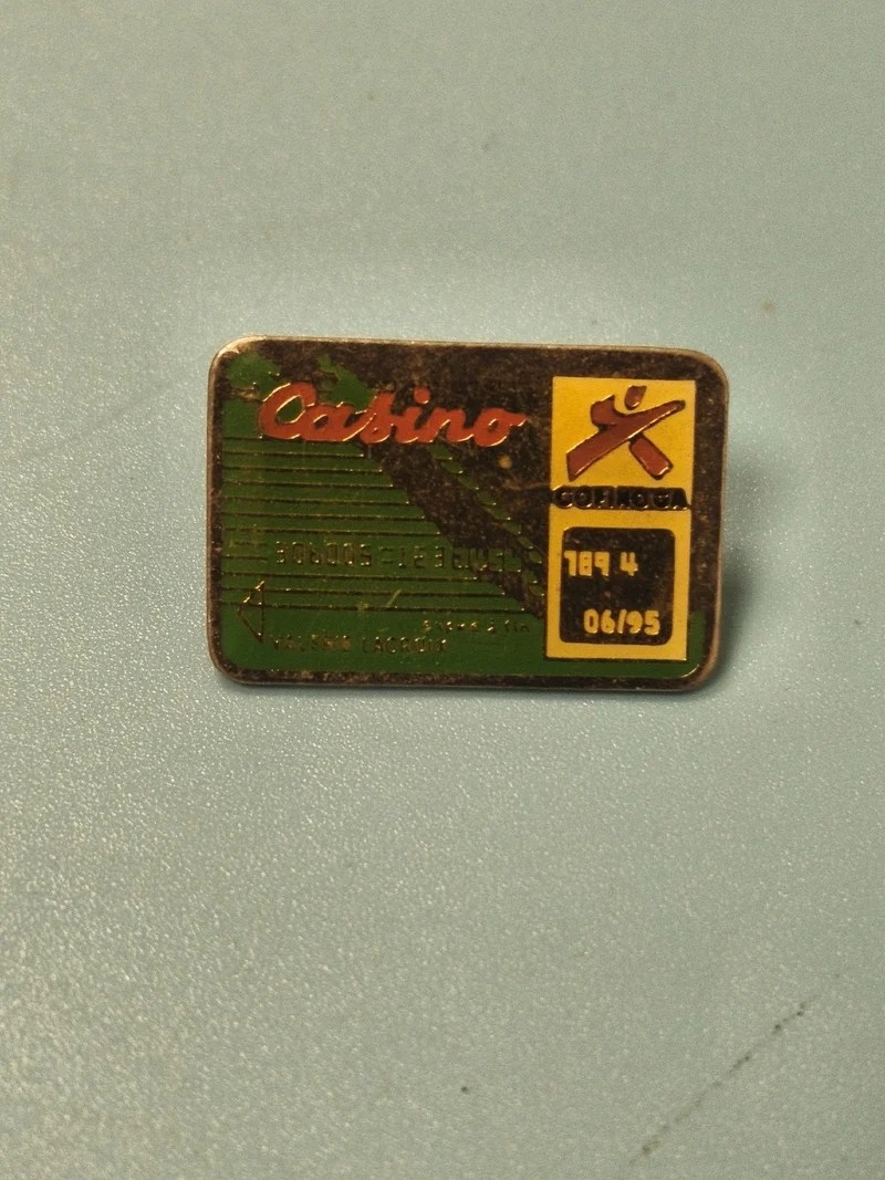 Pin's vintage Casino Sopiqua carte verte collection années 90 (Ref 6)