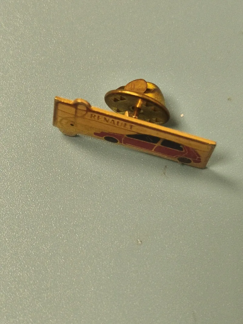 Vintage pin's Renault voiture miniature ancien collection auto rétro
