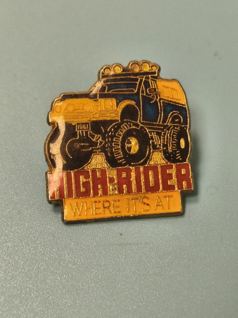 Pin's vintage High Rider 4x4 camion jaune, collection off-road rétro
