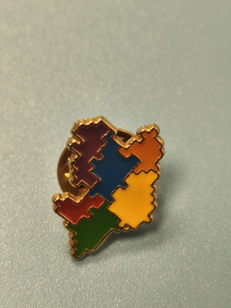 Vintage pin's région PACA multicolore forme carte, collection France (Ref 8)