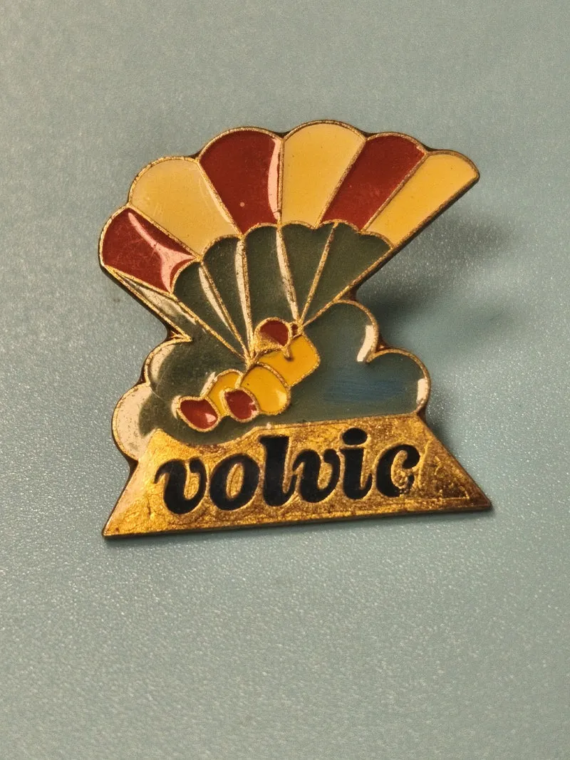 Vintage pin's Volvic parapente émail coloré ancien collection publicitaire