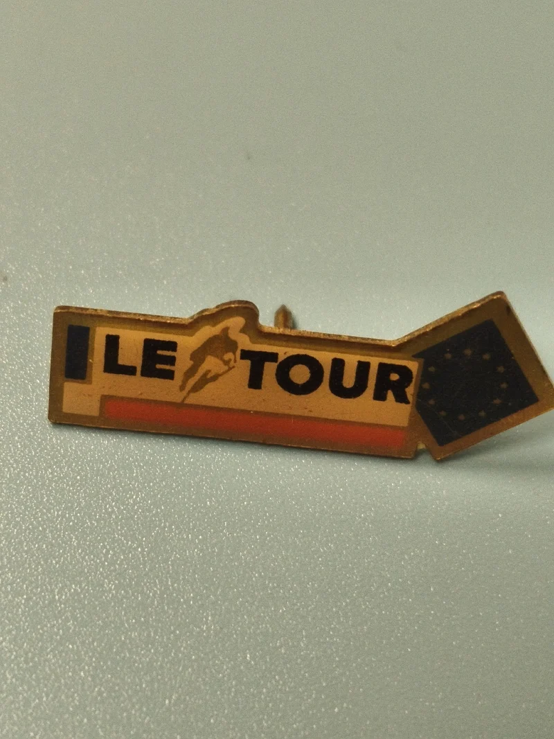 Vintage pin's cyclisme Le Tour flèche tricolore collection sport ancien