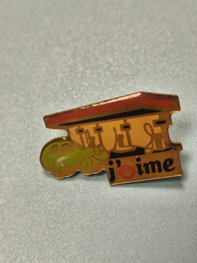 Pin's vintage Shell station voiture verte, collection essence rétro (ref 11)
