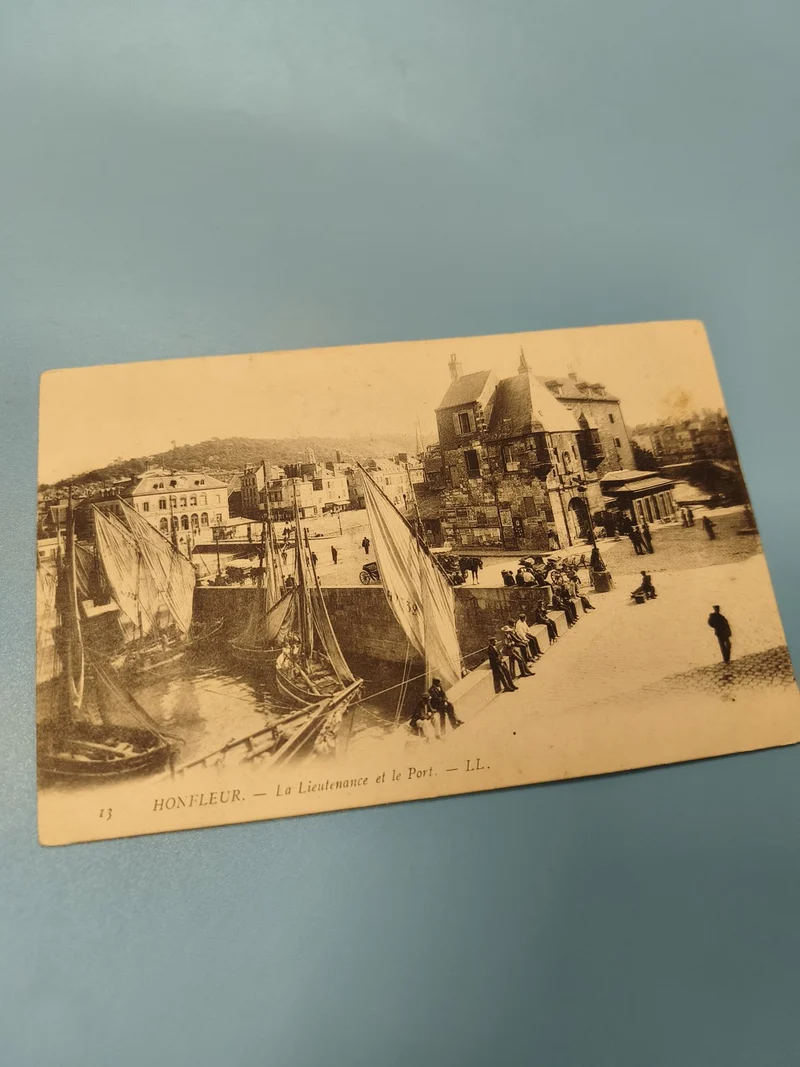 Ancienne carte postale animée Honfleur La Lieutenance port bateaux vintage (Ref
