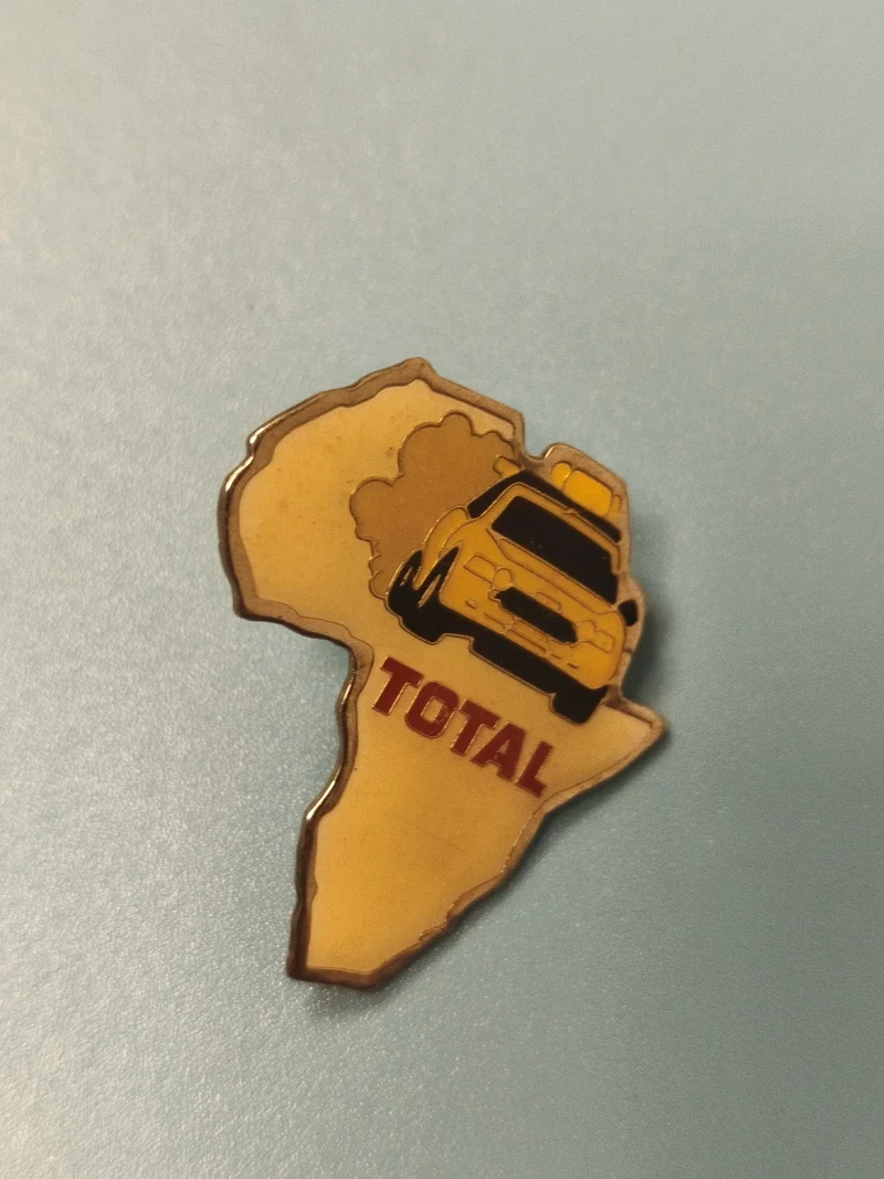 Pin's vintage TOTAL Afrique voiture rallye collection ancien ref 11