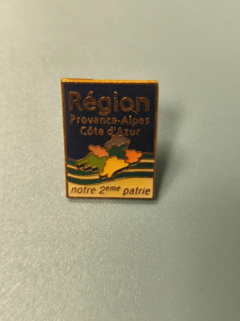 Pin's vintage Région PACA Provence-Alpes-Côte d?Azur, carte colorée, collection