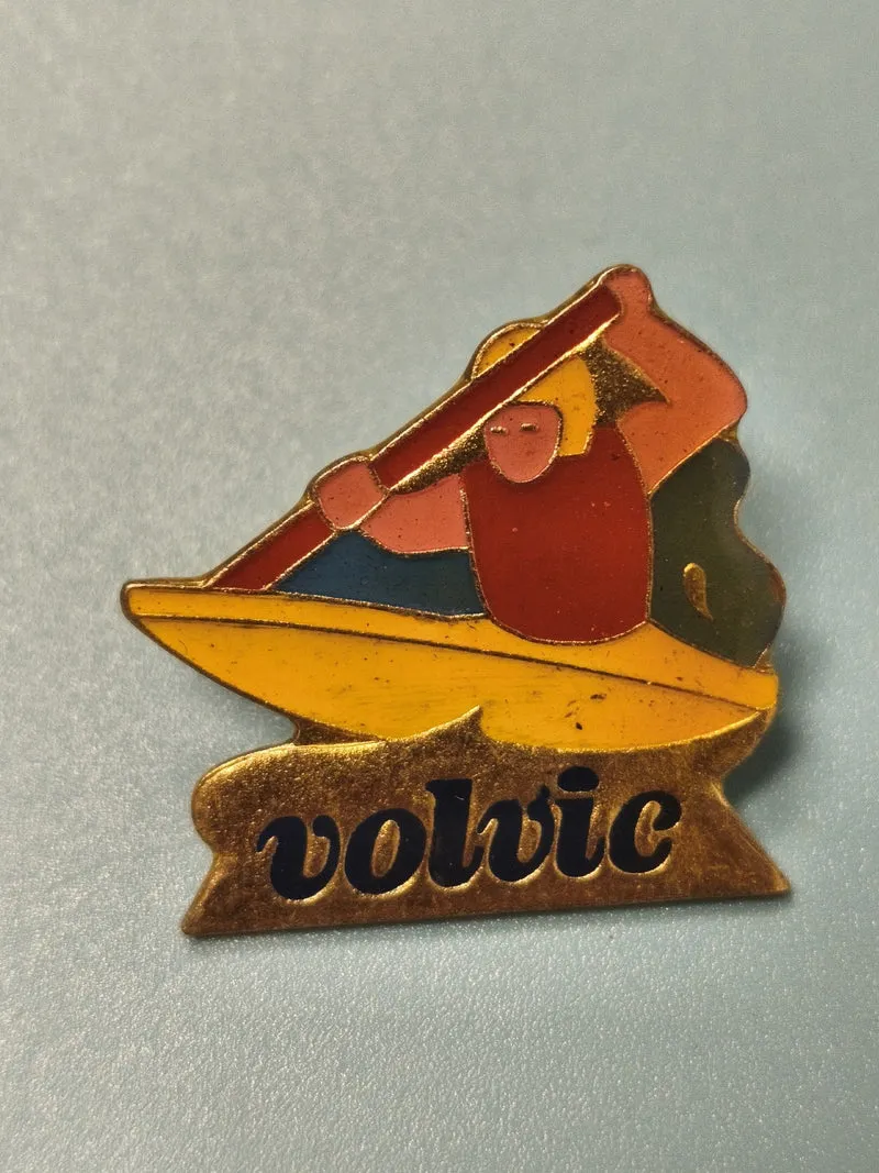 Pin's vintage Volvic kayak canoë, collection sport, multicolore ancien