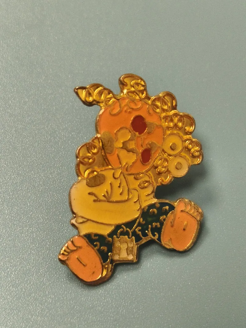 Vintage pin's personnage coloré émaillé, collection rétro, ref 10
