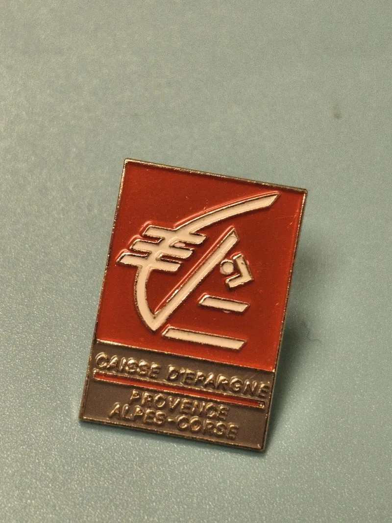 Vintage pin's Caisse d'Épargne Provence Alpes Corse logo rouge collection