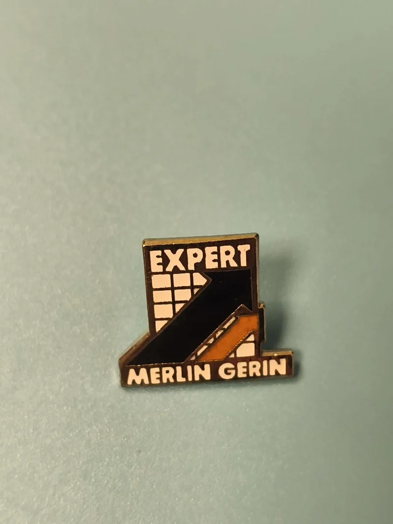 Vintage pin's expert MERLIN GERIN logo rétro émaillé collection (Ref 9)