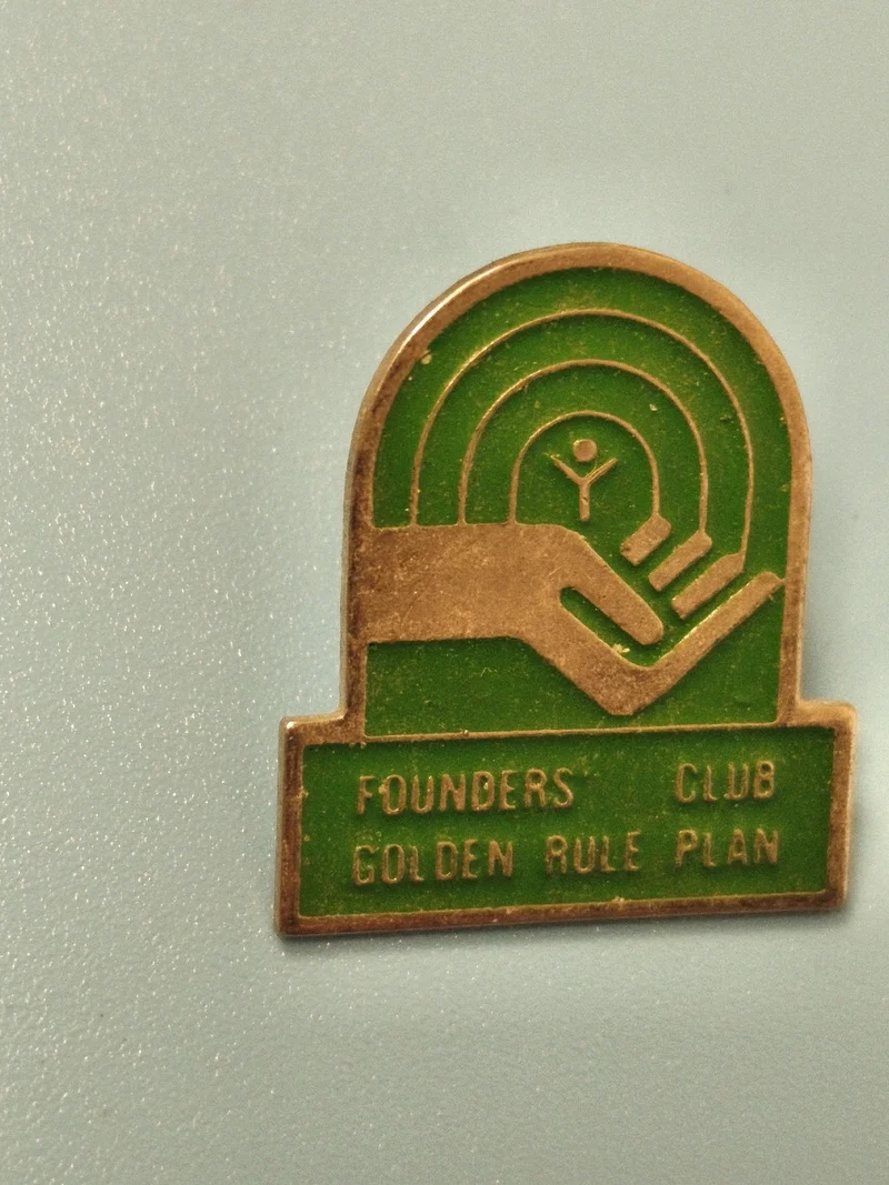Vintage pin's Founders Club Golden Rule Plan vert main emblème collection