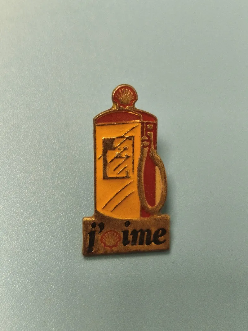 Vintage pin's Shell pompe à essence jaune rouge collection automobilia ancien