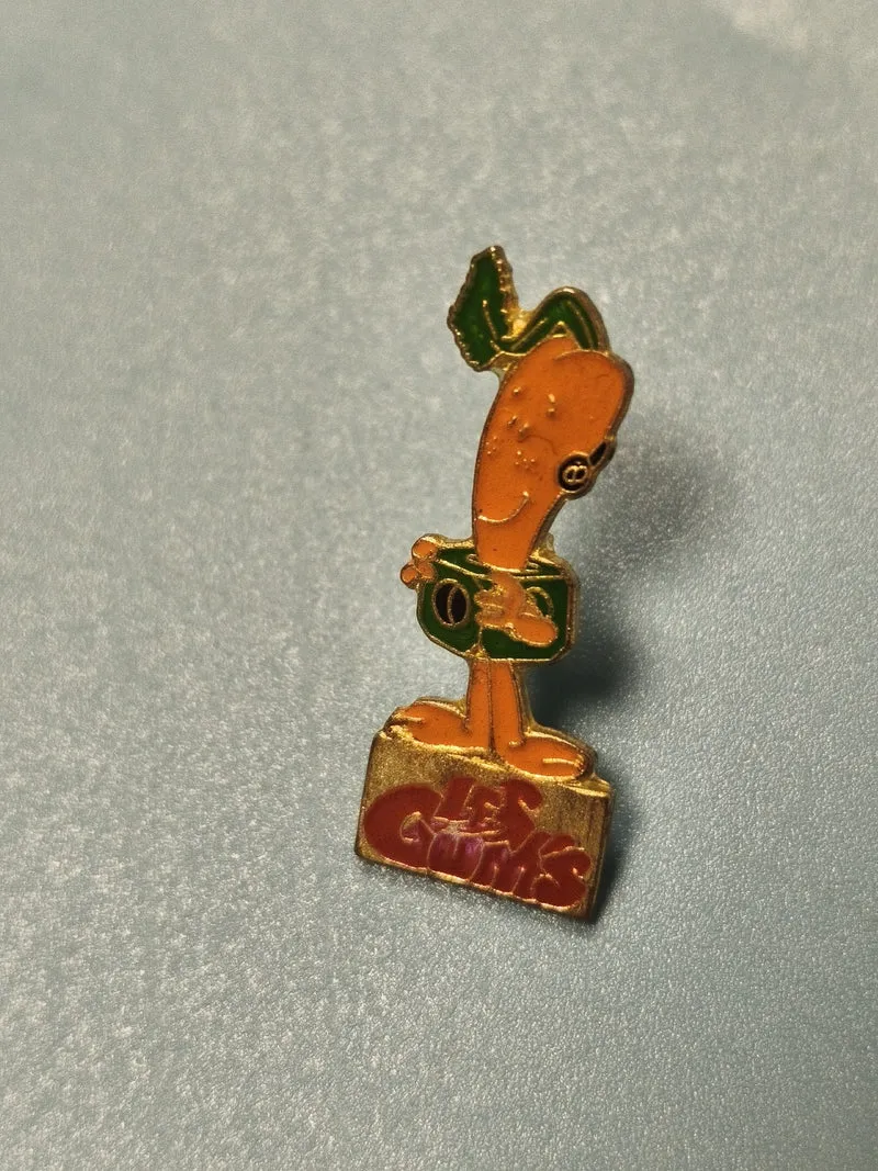 Vintage pin?s Les Gums orange émaillé personnage BD rétro collection (Ref 12)