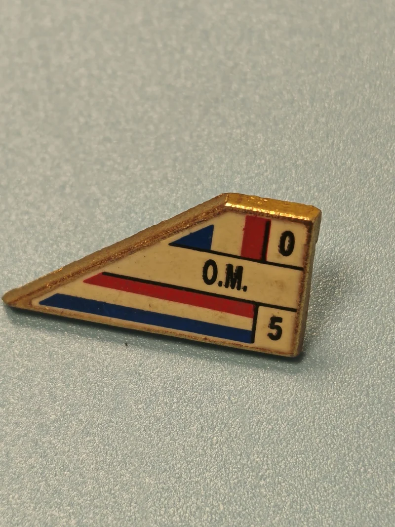 Vintage pin's Olympique de Marseille OM tricolore bleu blanc rouge football (Ref
