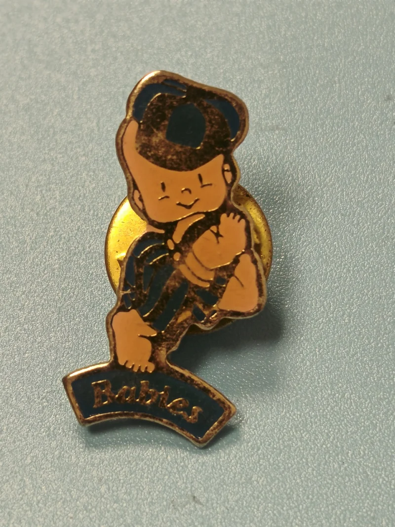Vintage pin's Babies personnage enfant bleu badge collection (Ref 12)