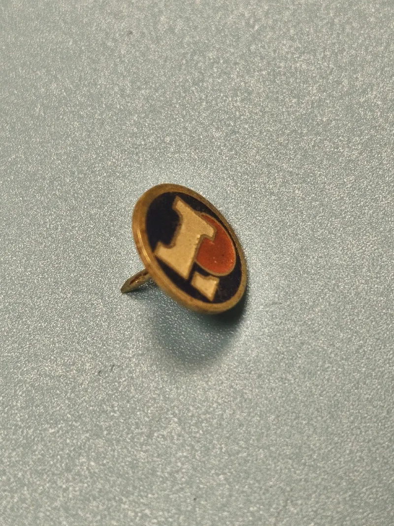 Vintage pin's Leclerc rond logo ancien bleu et orange collection (ref 10)