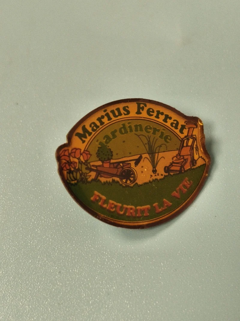Vintage pin's Marius Ferrat jardinerie Fleurit la vie badge collection ref 10