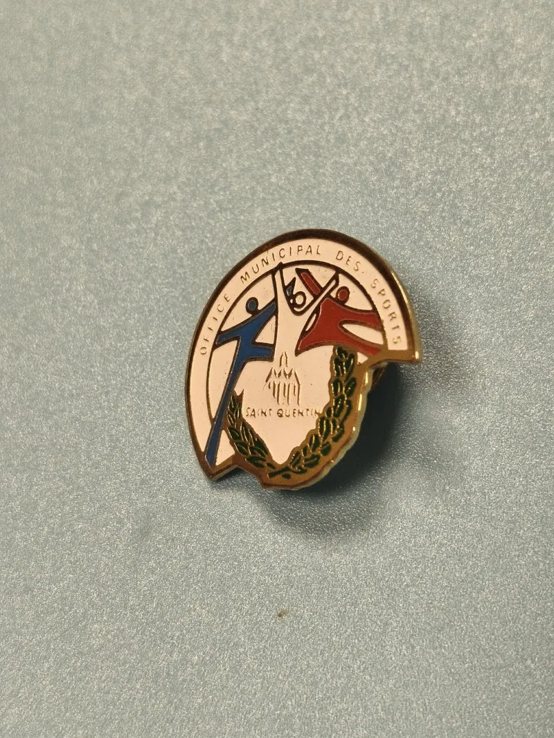 Vintage pin's Office Municipal des Sports Saint-Quentin émaillé tricolore
