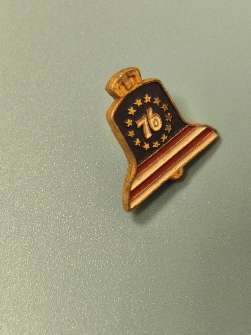 Vintage pin's USA cloche Liberty Bell 76 patriote étoilé ancien collector