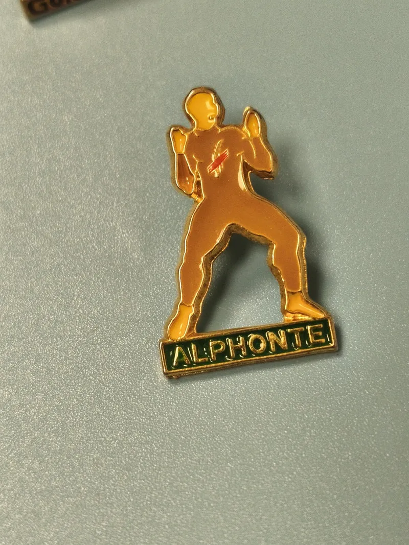 Pin's vintage Alphonte silhouette boxeur doré émaillé collection sport rétro