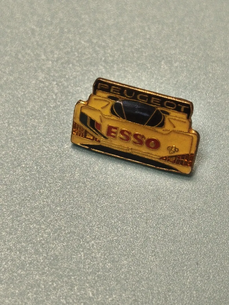 Vintage pin's Esso Peugeot voiture sport automobile collection rare (Ref 13)