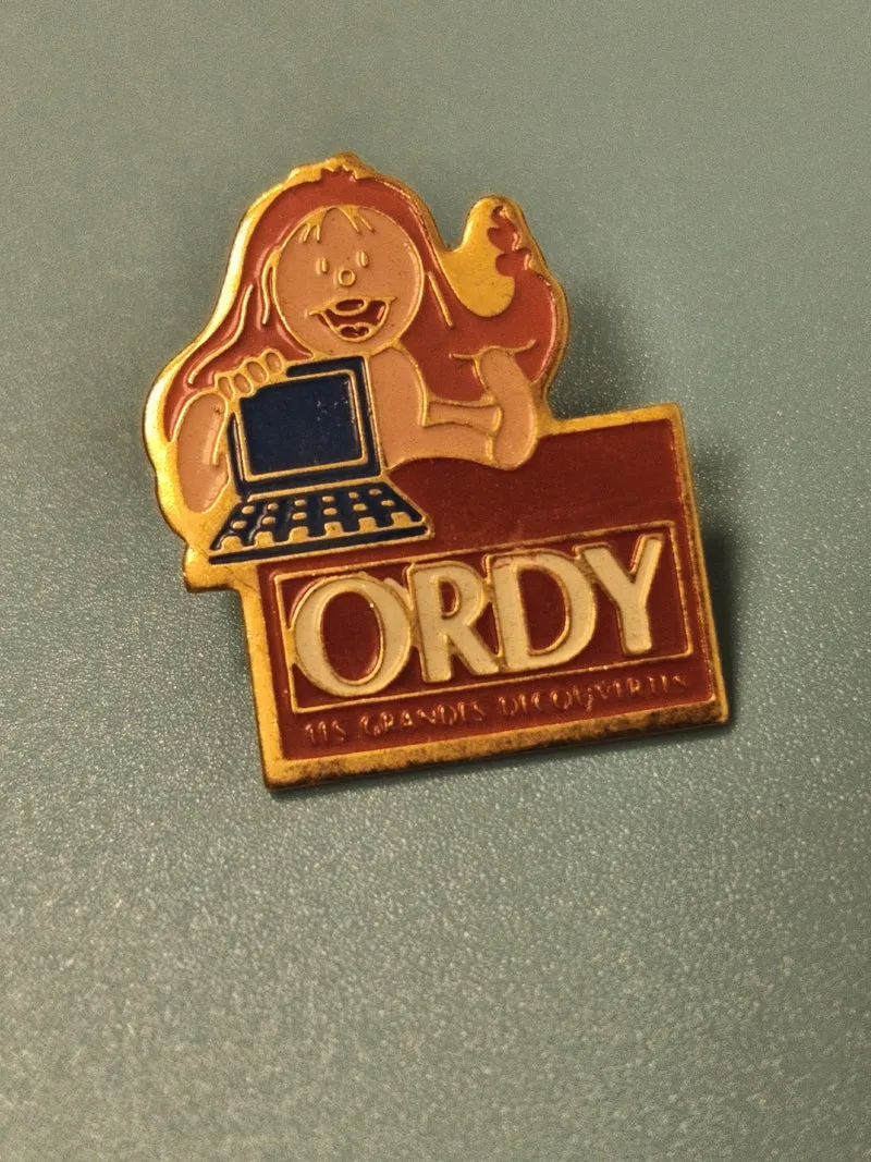 Vintage pin's ORDY enfant ordinateur émaillé collection rétro (Ref 14)