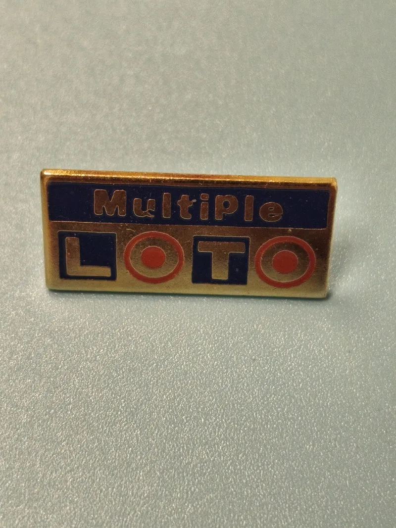 Vintage pin's Loto Multiple ancien rectangulaire bleu et doré collection
