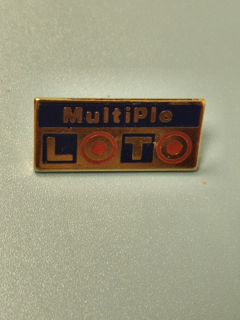 Vintage pin's Loto Multiple rectangulaire bleu et doré collection rétro
