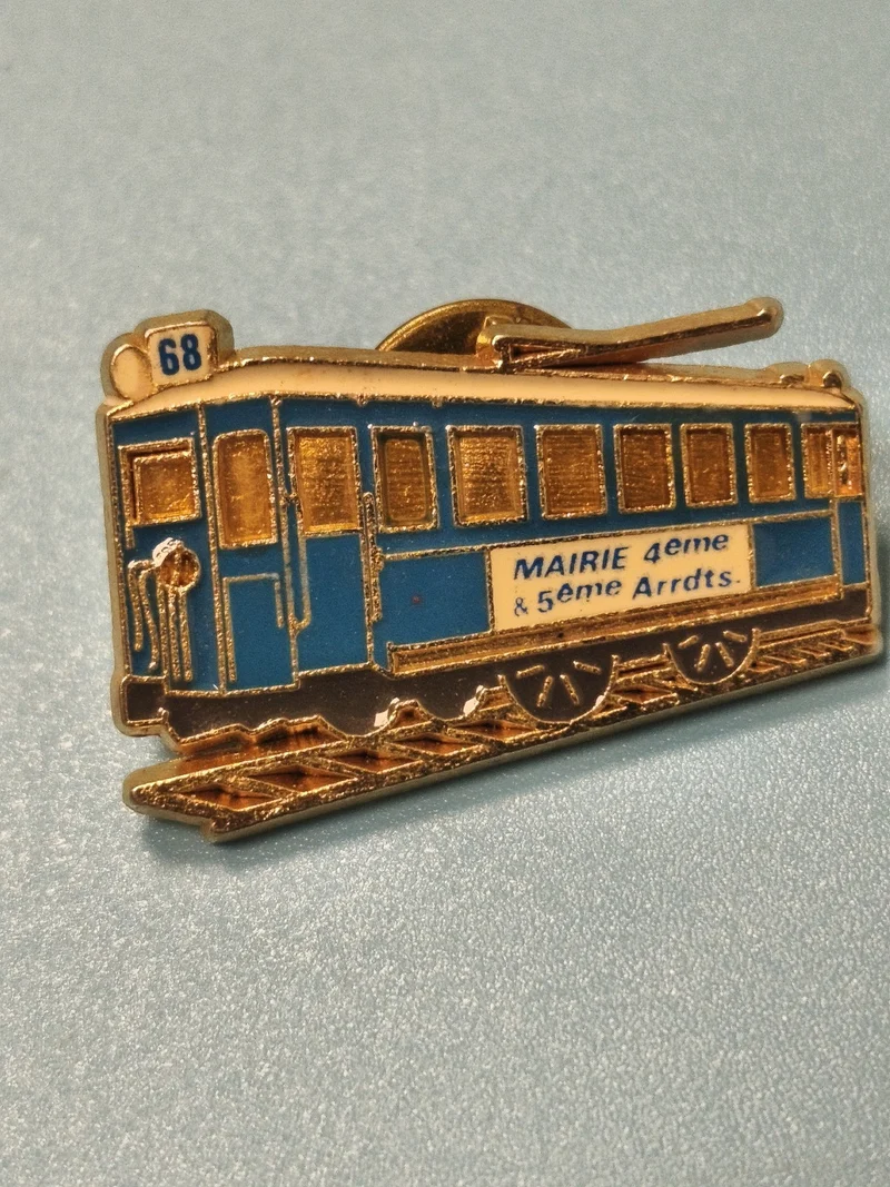 Pin's vintage mairie Marseille tramway bleu ancien 4e 5e arrondissements