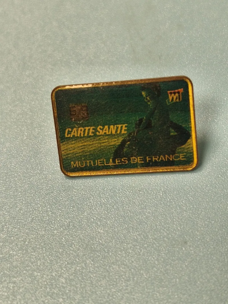 Vintage pin's carte santé Mutuelles de France rectangulaire vert jaune collectio
