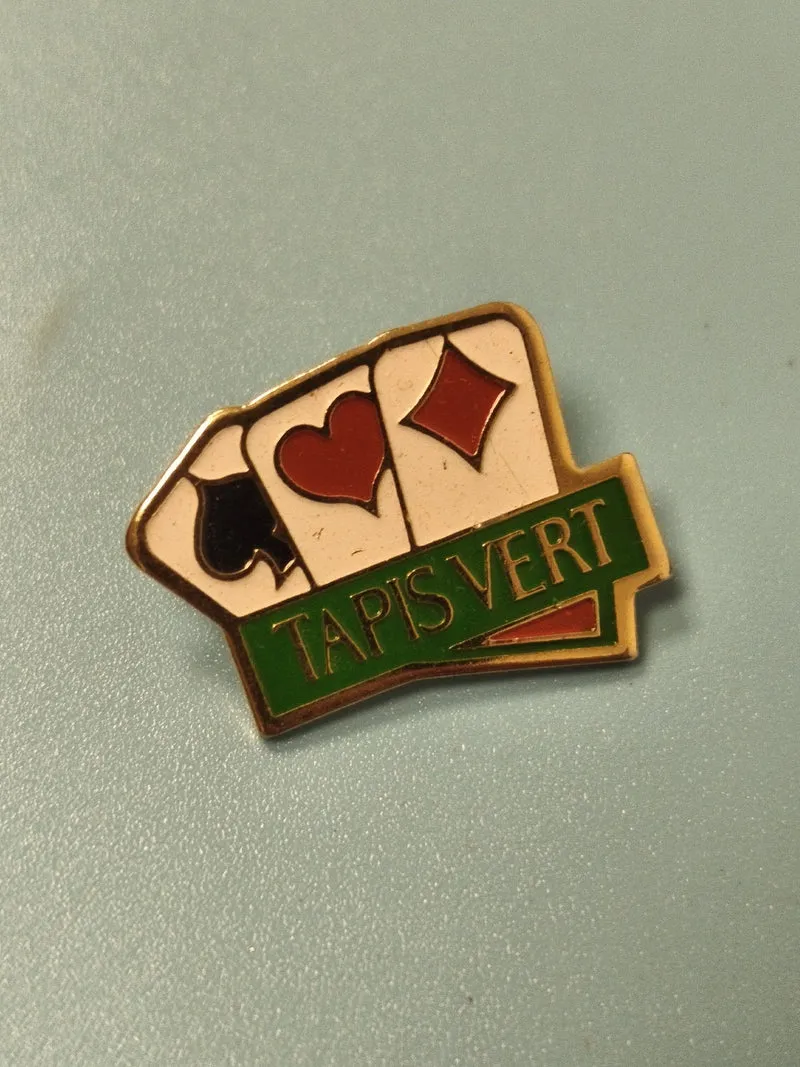 Pin's vintage Tapis Vert cartes à jouer ? collection jeu casino rétro ancien