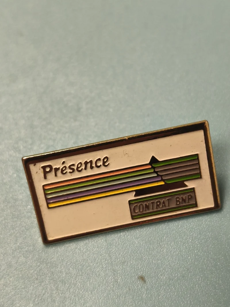 Pin's vintage BNP Présence Contrat, rectangulaire, multicolore, collection (Ref