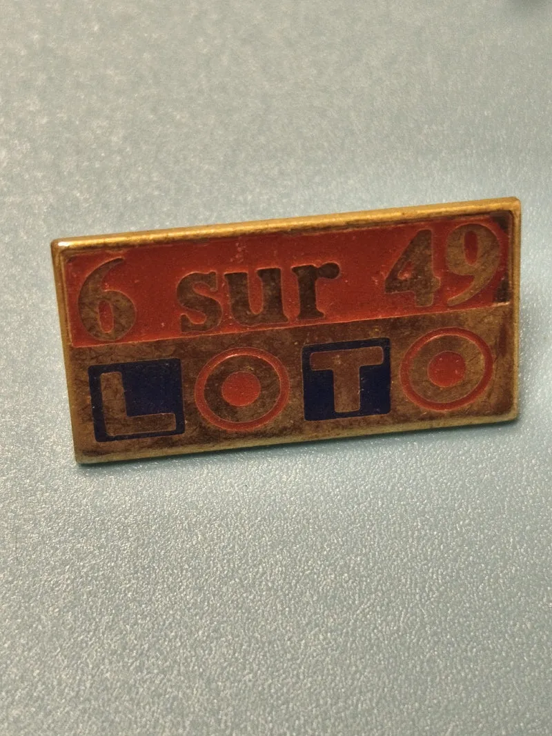 Vintage pin's Loto 6 sur 49 ancien, rectangulaire rouge bleu collection (Ref 17)