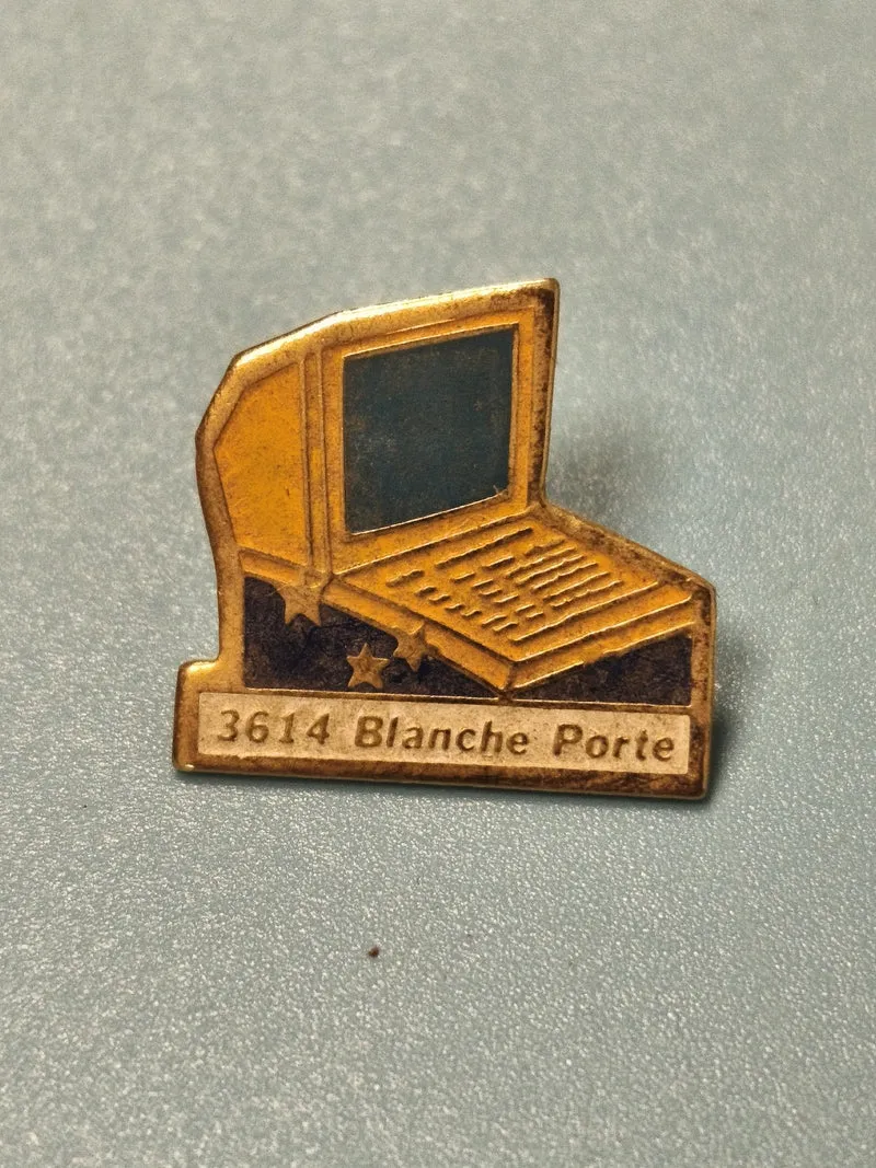 Pin's vintage 3614 Blanche Porte ordinateur rétro, collection années 80-90