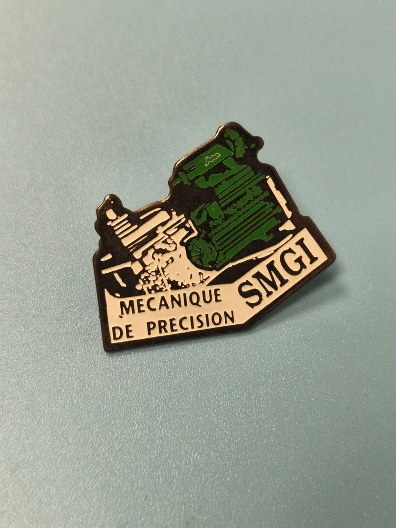 Vintage pin's SMGI mécanique de précision, vert et blanc, ancien badge industrie