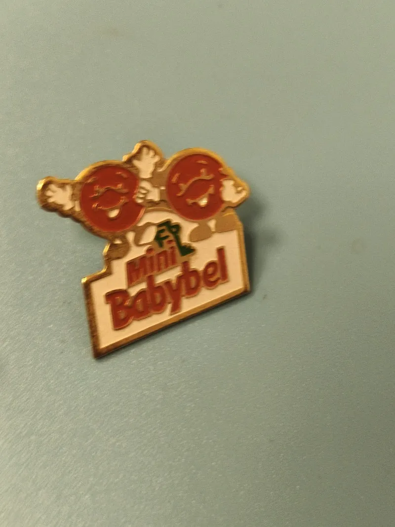Pin's vintage Mini Babybel mascottes rouges, collection fromage publicitaire