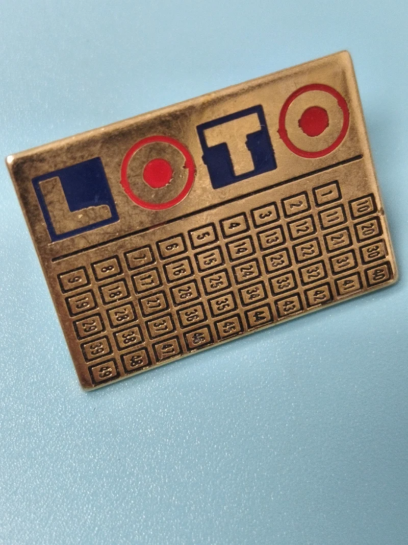 Vintage pin's Loto ancien, plaque dorée, jeu de hasard collection