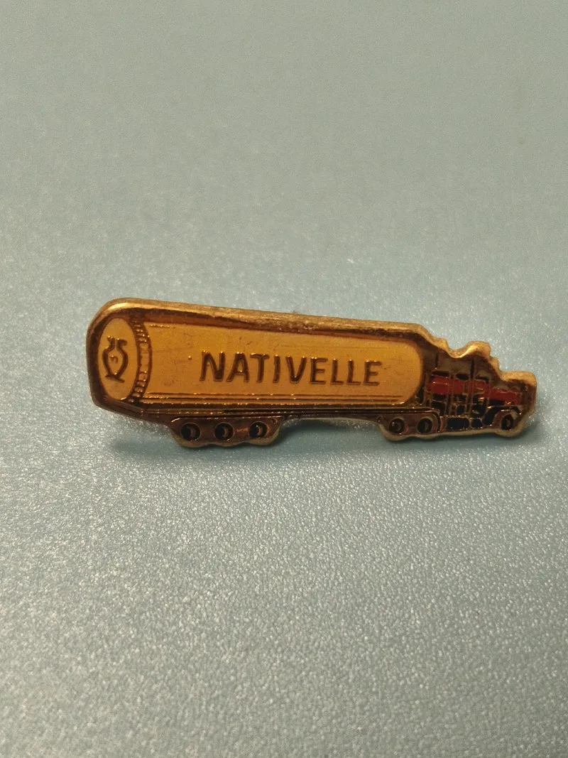 Pin's vintage Nativelle camion citerne jaune collection transport ancien