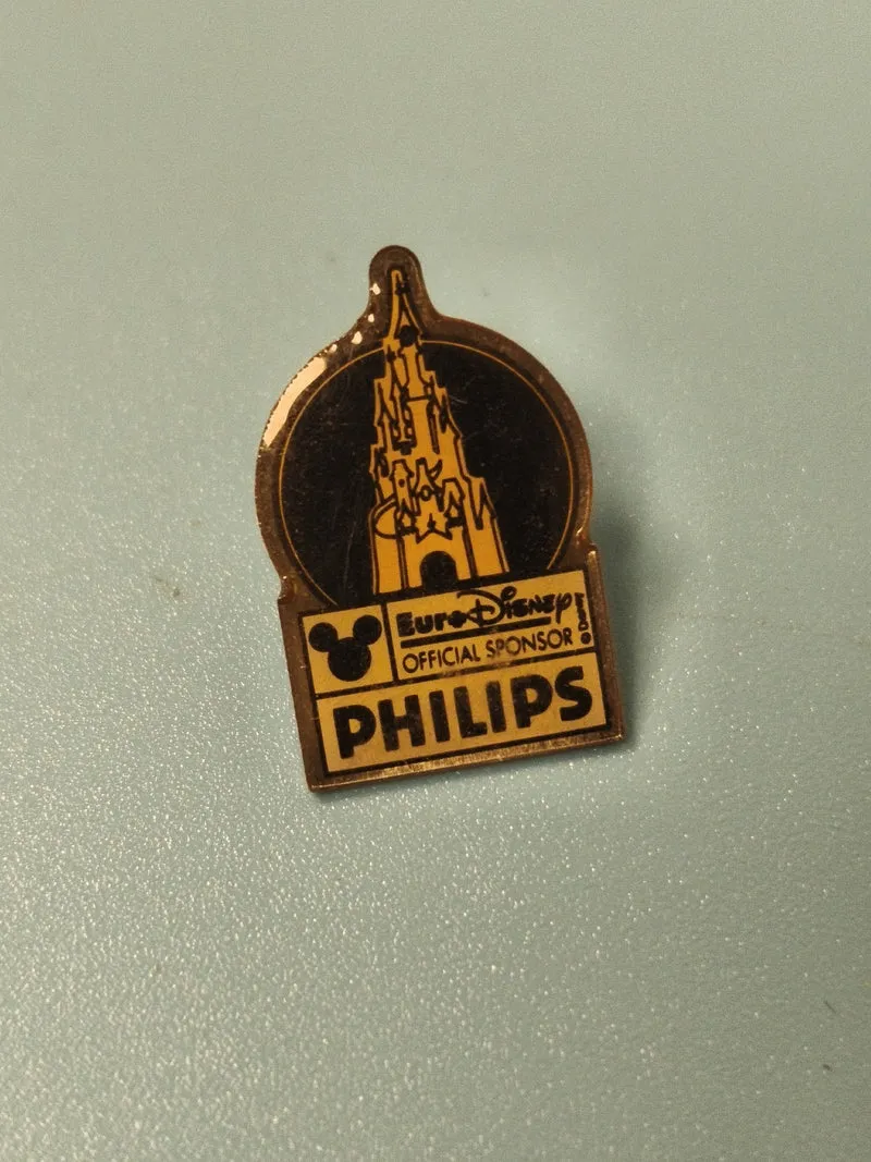 Vintage pin's EuroDisney Philips sponsor, château doré, collection Disney